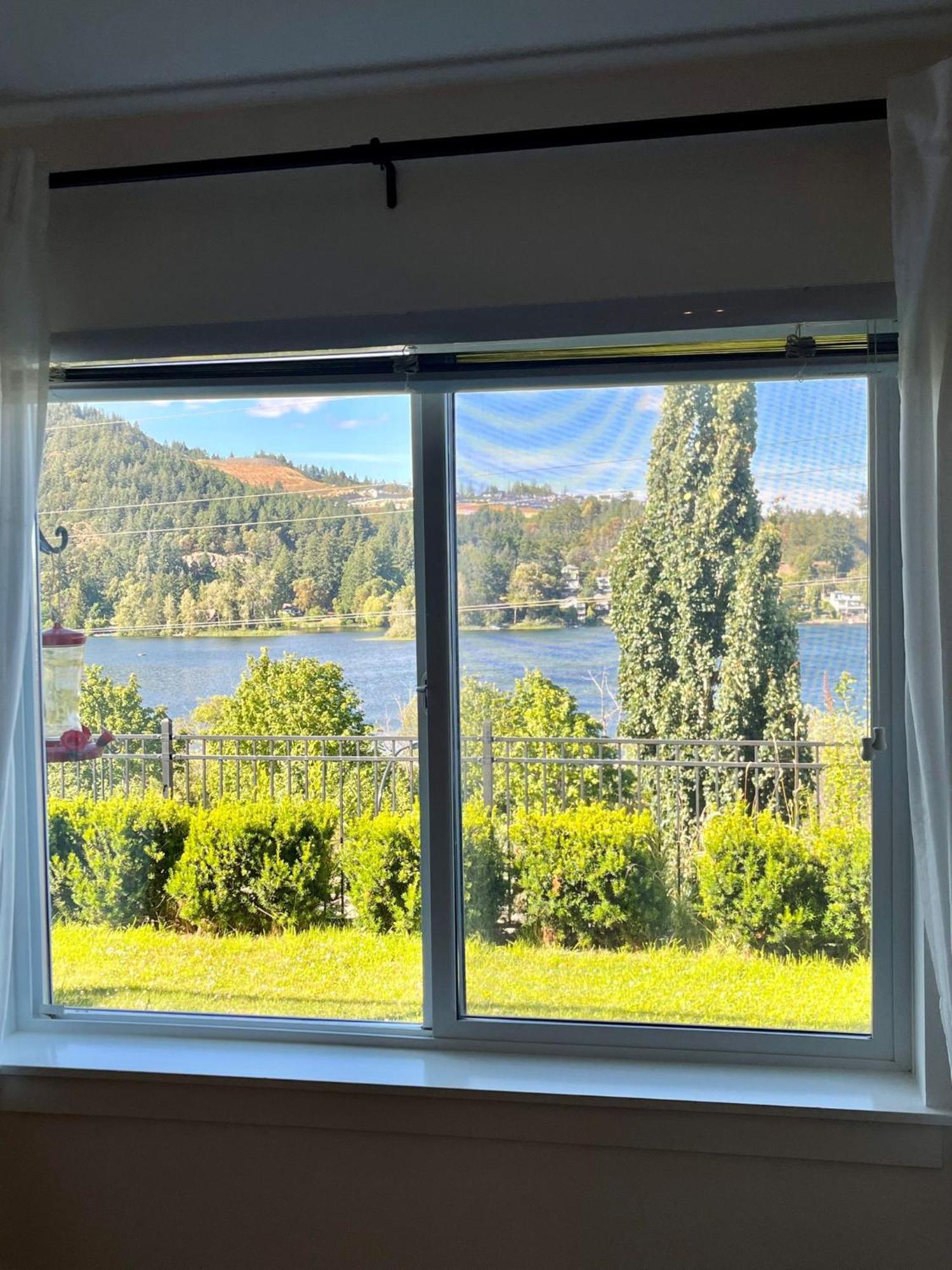 Cozy Lakeview Suite Victoria Eksteriør bilde